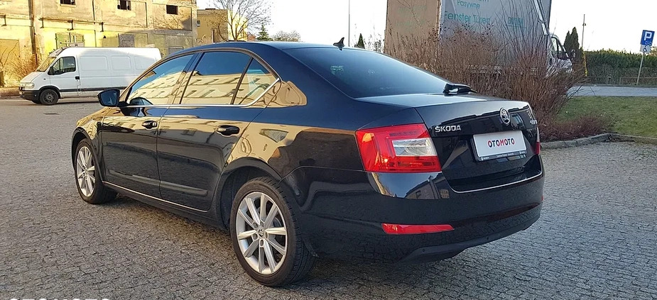 Skoda Octavia cena 47900 przebieg: 313000, rok produkcji 2016 z Łaszczów małe 154